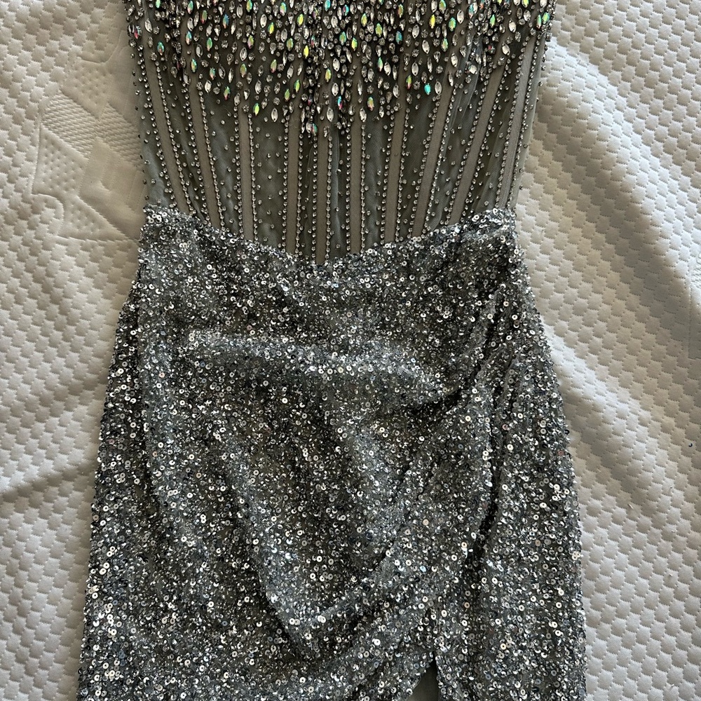 Ashley Lauren- size 2- worn once - Picture 3 of 6
